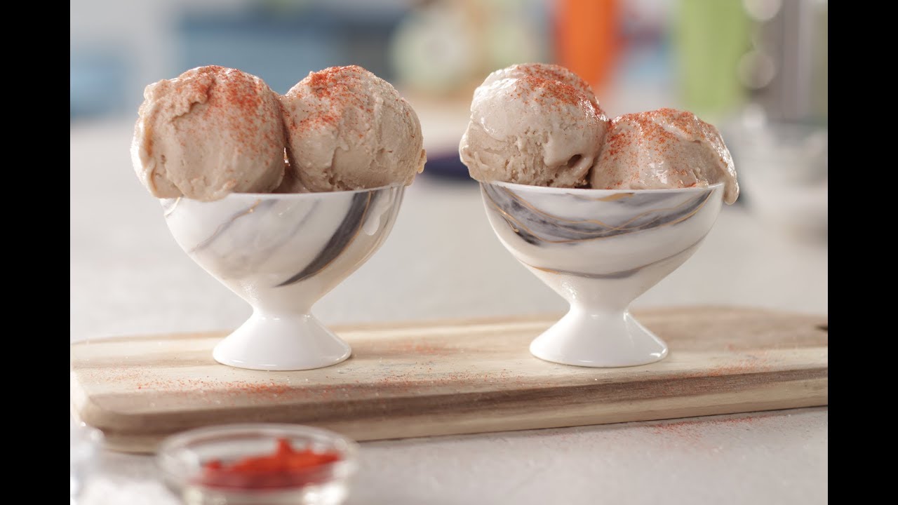 What are the different types of ice cream servers Deely House