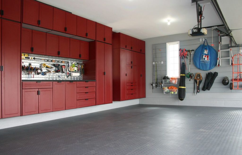 Why Should You Consider a Cabinet in Your Garage?